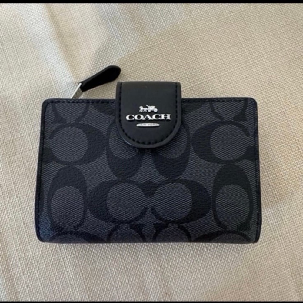 Coach Signature Black Card Holder